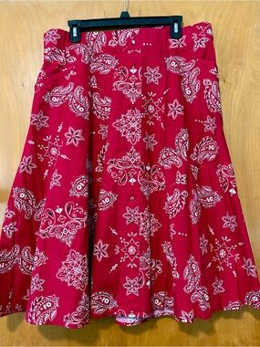 Torrid Retro Chic 
Red Bandana Skirt, Size 20